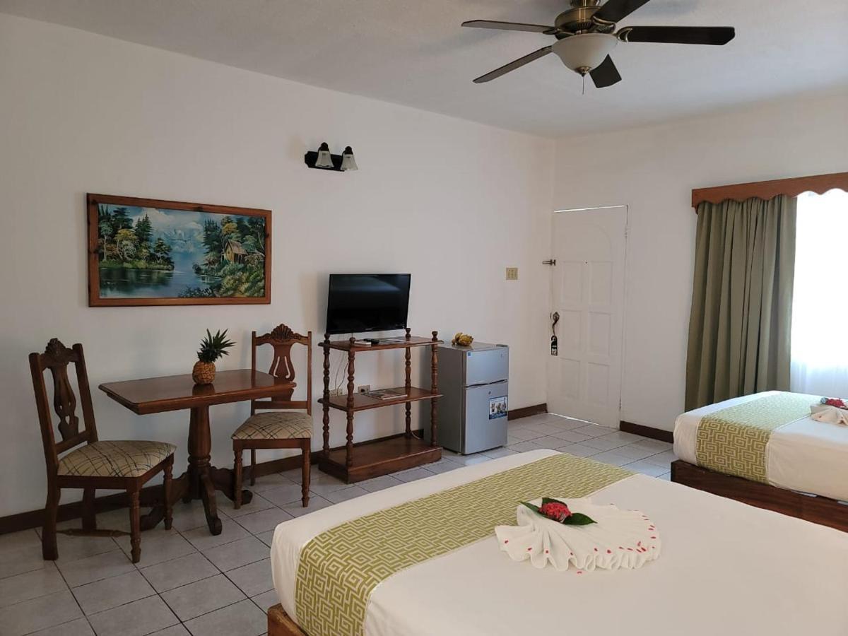 Merrils Beach Resort II Негрил Экстерьер фото
