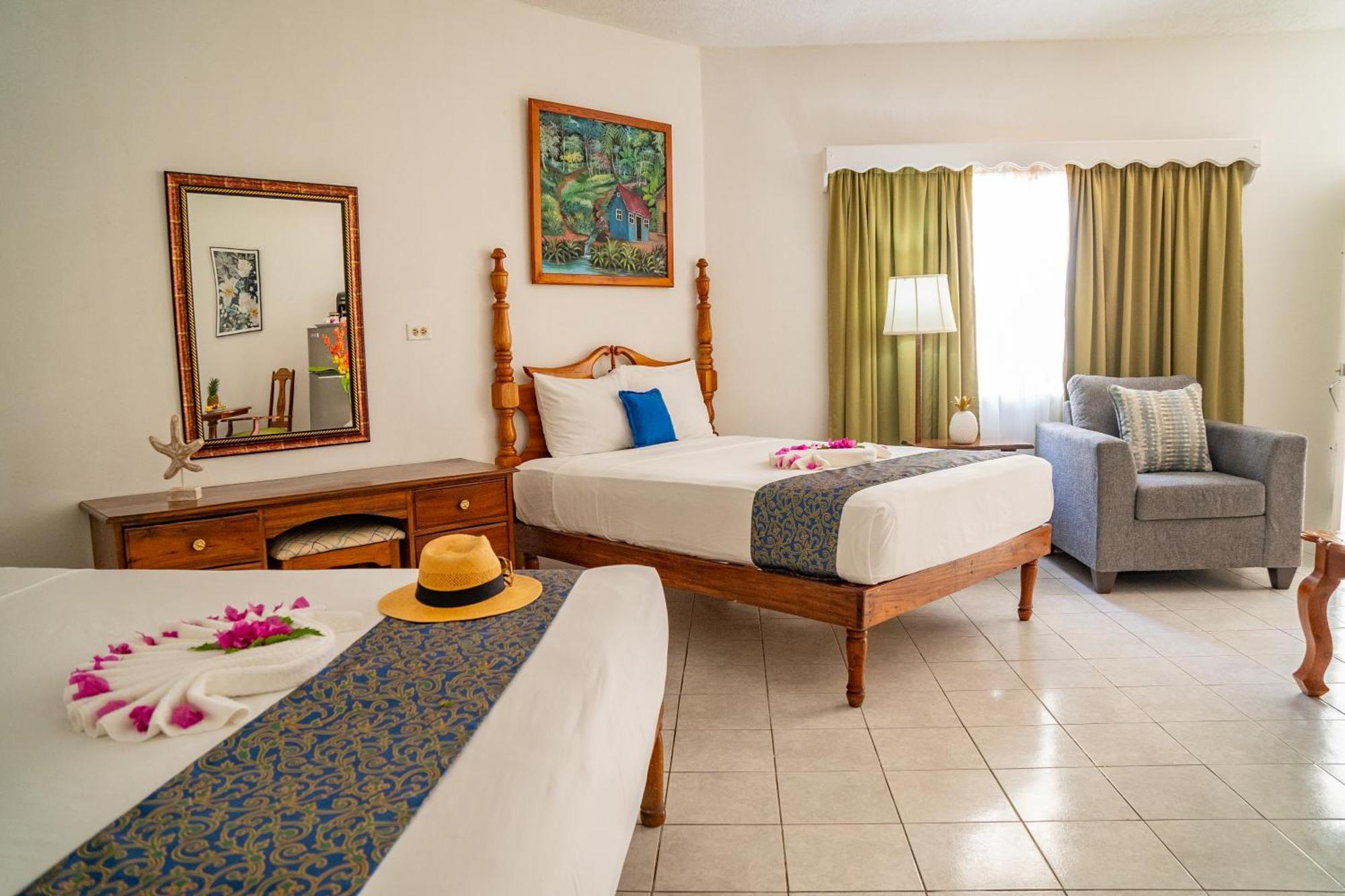 Merrils Beach Resort II Негрил Экстерьер фото