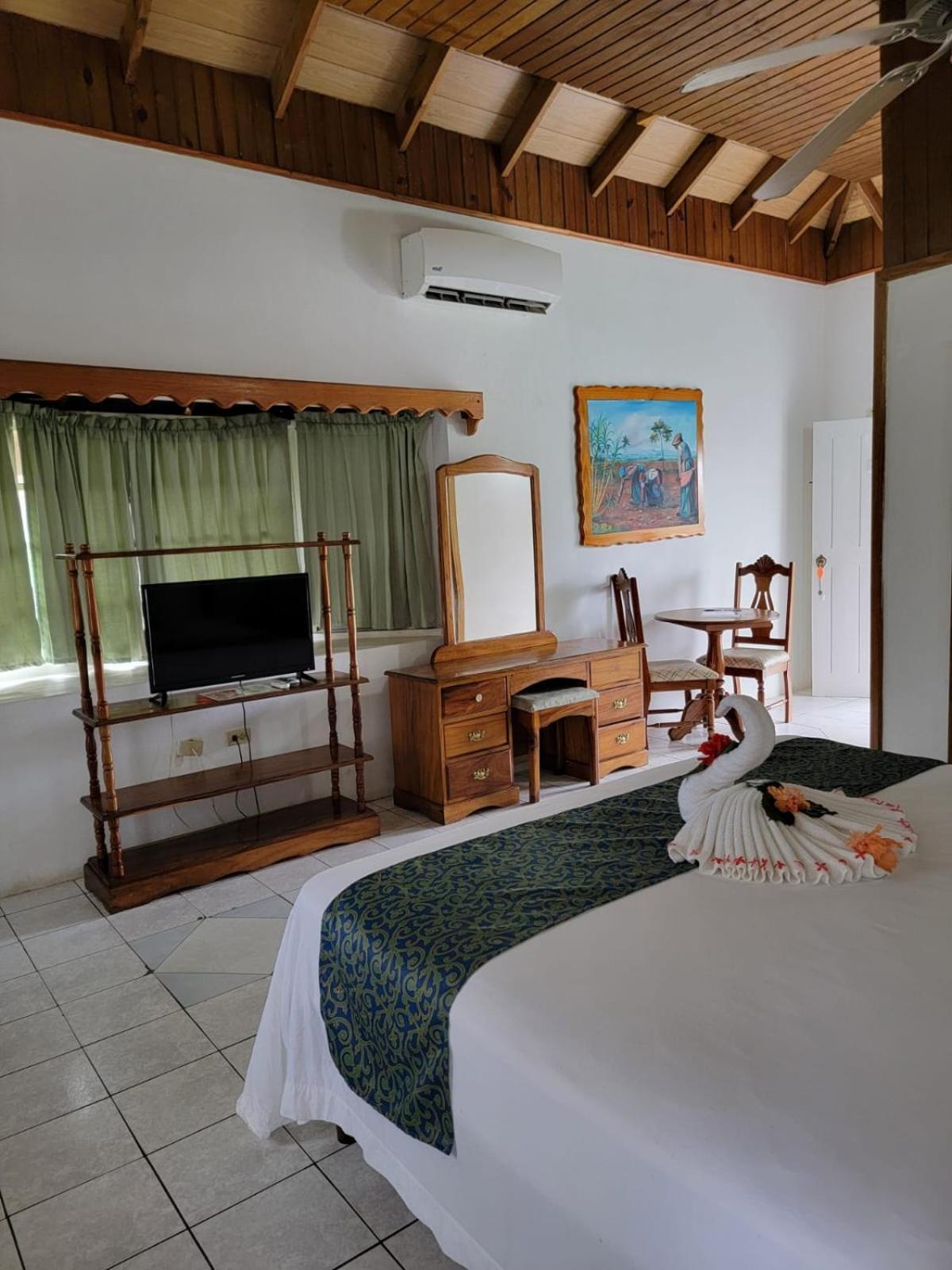 Merrils Beach Resort II Негрил Экстерьер фото