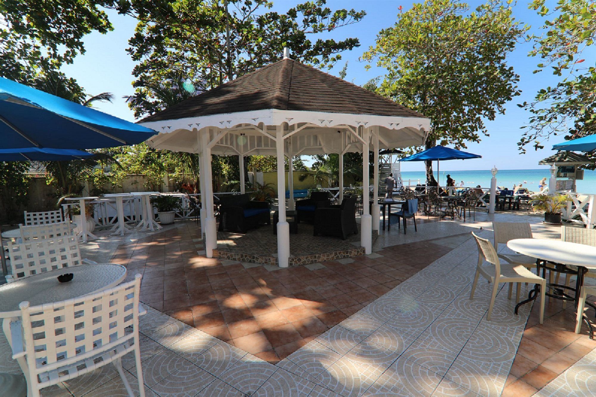 Merrils Beach Resort II Негрил Экстерьер фото
